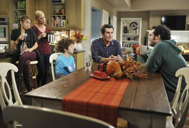 Modern Family : Fotoğraf Nolan Gould, Sarah Hyland, Josh Gad, Julie Bowen, Ty Burrell