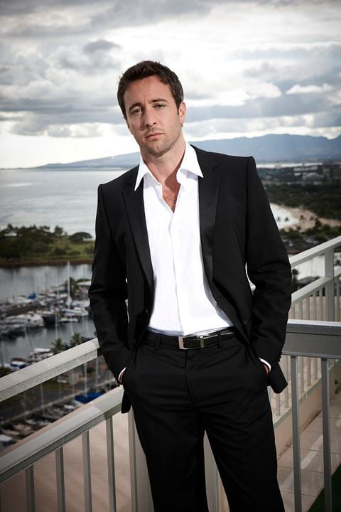 Fotoğraf Alex O'Loughlin