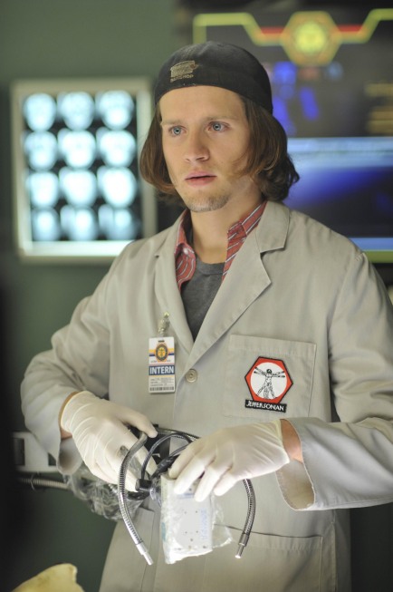 Bones : Fotoğraf Luke Kleintank