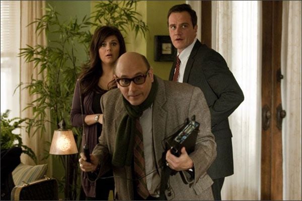 Fotoğraf Willie Garson, Tiffani Thiessen, Tim DeKay