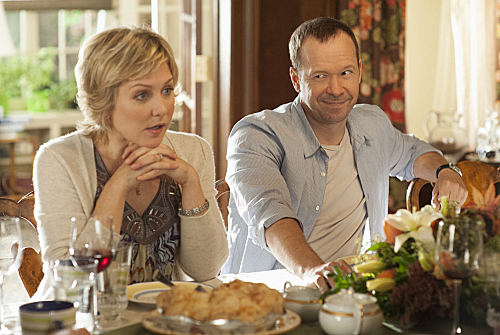 Blue Bloods : Fotoğraf Amy Carlson, Donnie Wahlberg