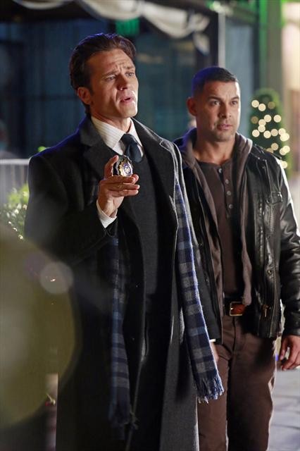 Castle : Fotoğraf Seamus Dever, Jon Huertas