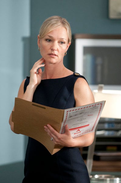 Covert Affairs : Fotoğraf Kari Matchett