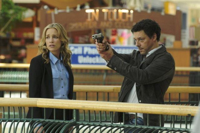 Covert Affairs : Fotoğraf Richard Coyle, Piper Perabo