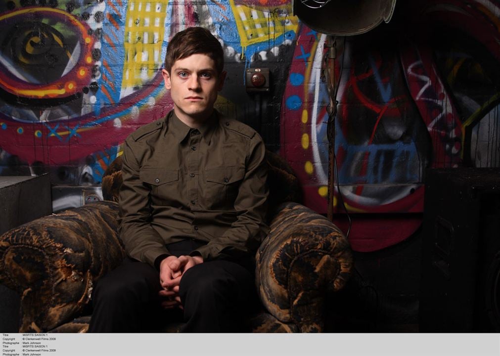 Fotoğraf Iwan Rheon