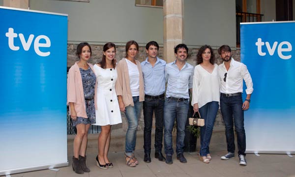 Fotoğraf Verónica Sánchez, Alejo Sauras, Félix Gómez, Lucía Jiménez, Marta Belaustegui, Mariona Ribas, Raul Peña