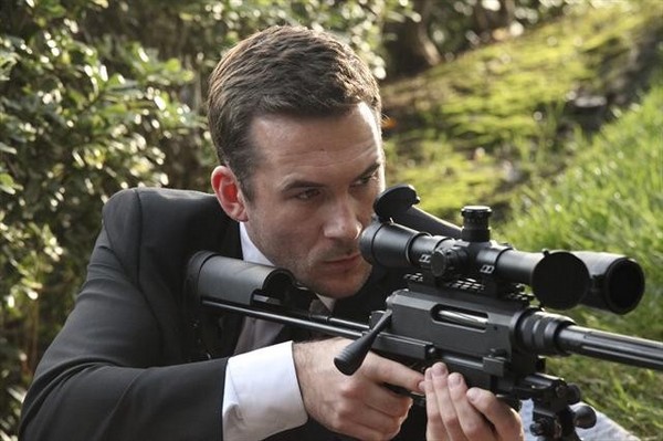 Revenge : Fotoğraf Barry Sloane