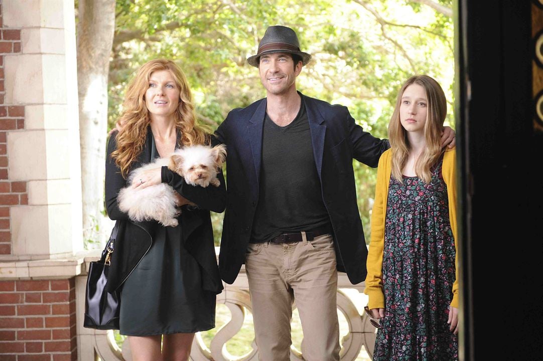 American Horror Story : Fotoğraf Dylan McDermott, Connie Britton, Taissa Farmiga