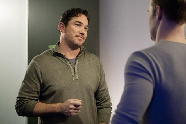 Don't Trust The B---- in Apartment 23 : Fotoğraf Dean Cain