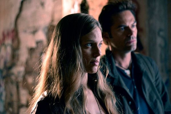 Revolution (2012) : Fotoğraf Tracy Spiridakos, Billy Burke