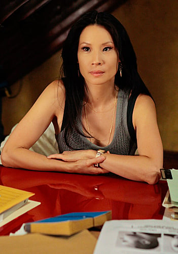 Elementary : Fotoğraf Lucy Liu