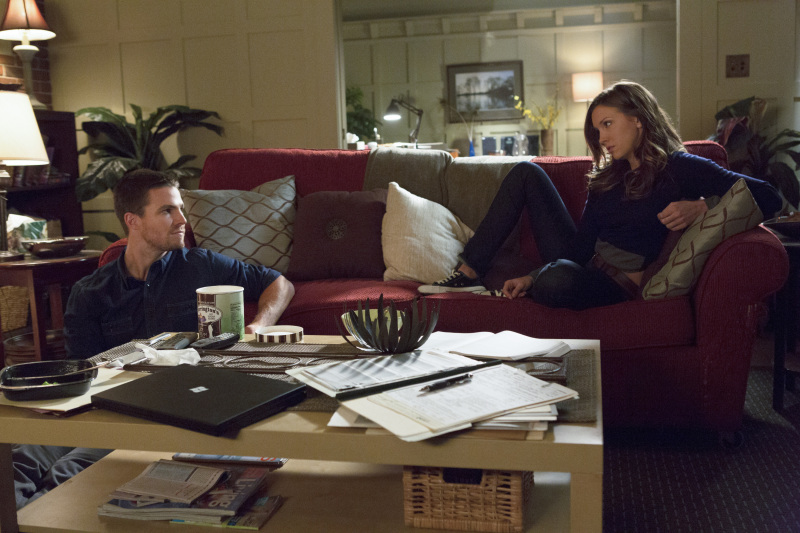 Arrow : Fotoğraf Katie Cassidy, Stephen Amell