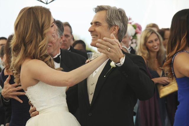 Revenge : Fotoğraf Emily VanCamp, Henry Czerny