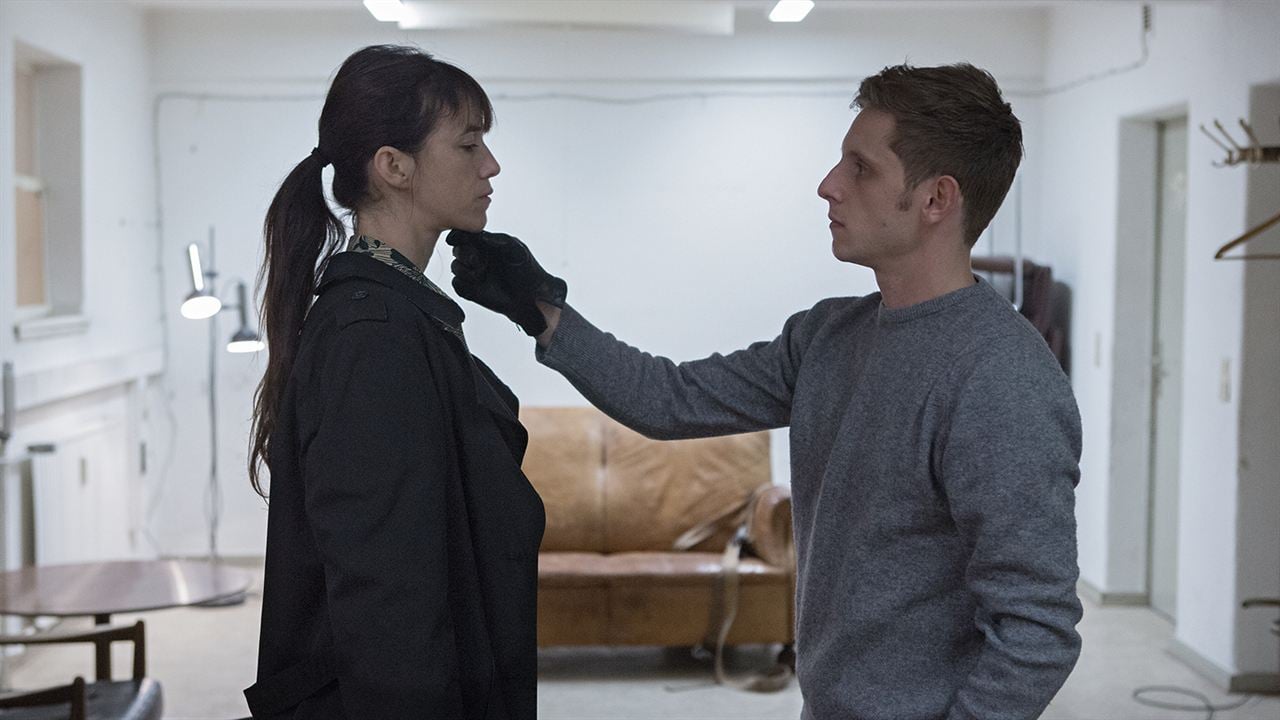 İtiraf 2 : Fotoğraf Jamie Bell, Charlotte Gainsbourg