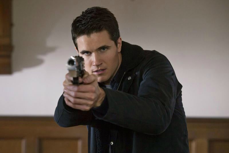 Fotoğraf Robbie Amell