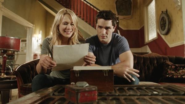 Fotoğraf Kristen Hager, Sam Witwer