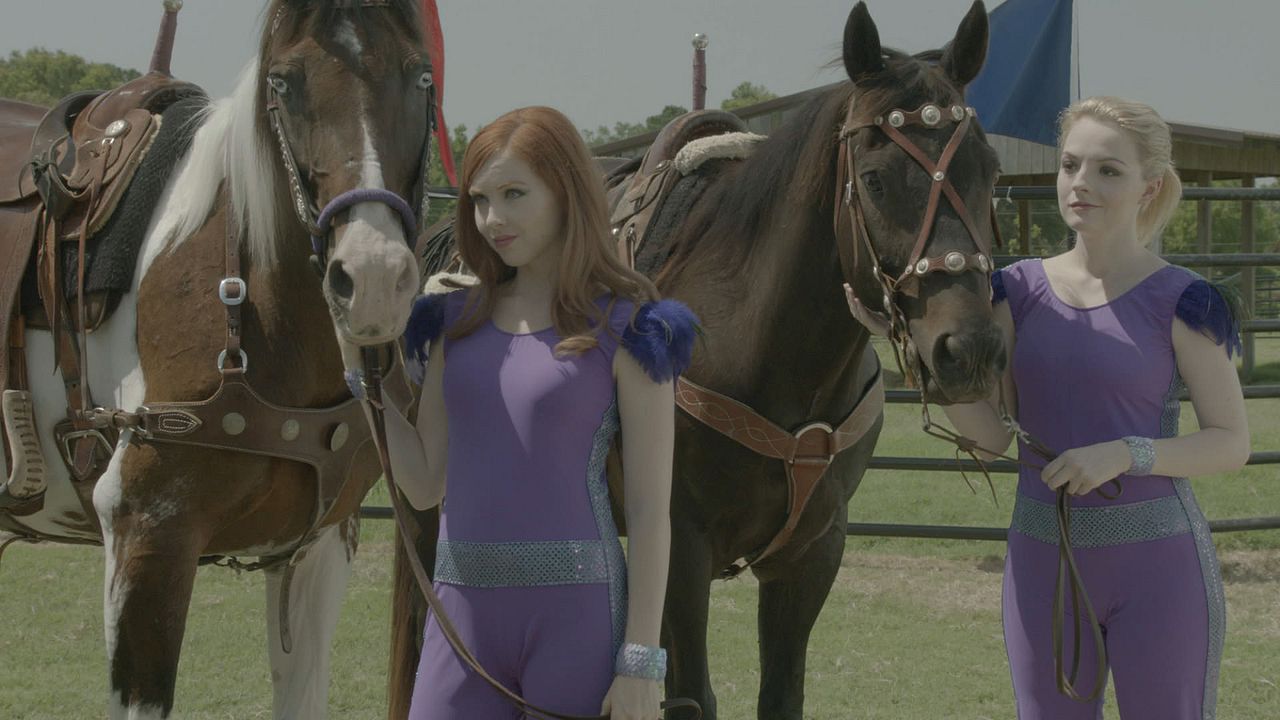 Fotoğraf Kimberly Whalen, Emily Bett Rickards