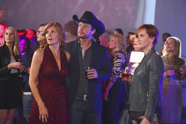 Fotoğraf Will Chase, Connie Britton, Judith Hoag