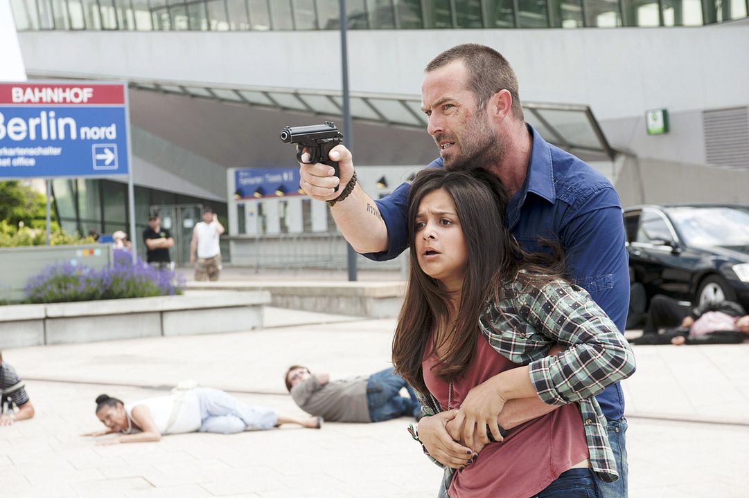 Fotoğraf Sullivan Stapleton