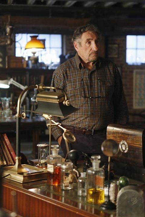 Forever : Fotoğraf Judd Hirsch