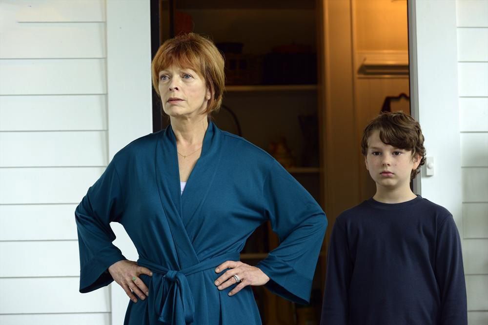 Resurrection : Fotoğraf Frances Fisher, Landon Gimenez