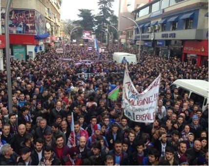 Yağmur: Kıyamet Çiçeği : Fotoğraf