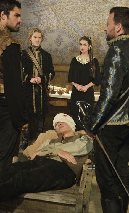 Reign : Vignette (magazine) Toby Regbo, Adelaide Kane, Sean Teale