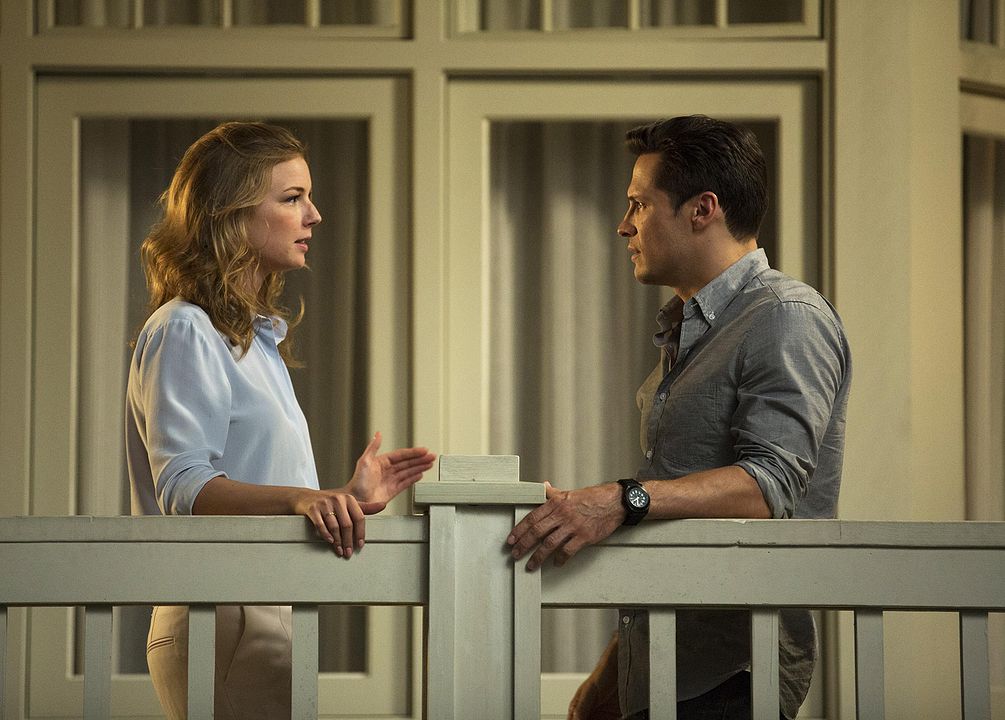 Revenge : Fotoğraf Emily VanCamp, Joshua Bowman