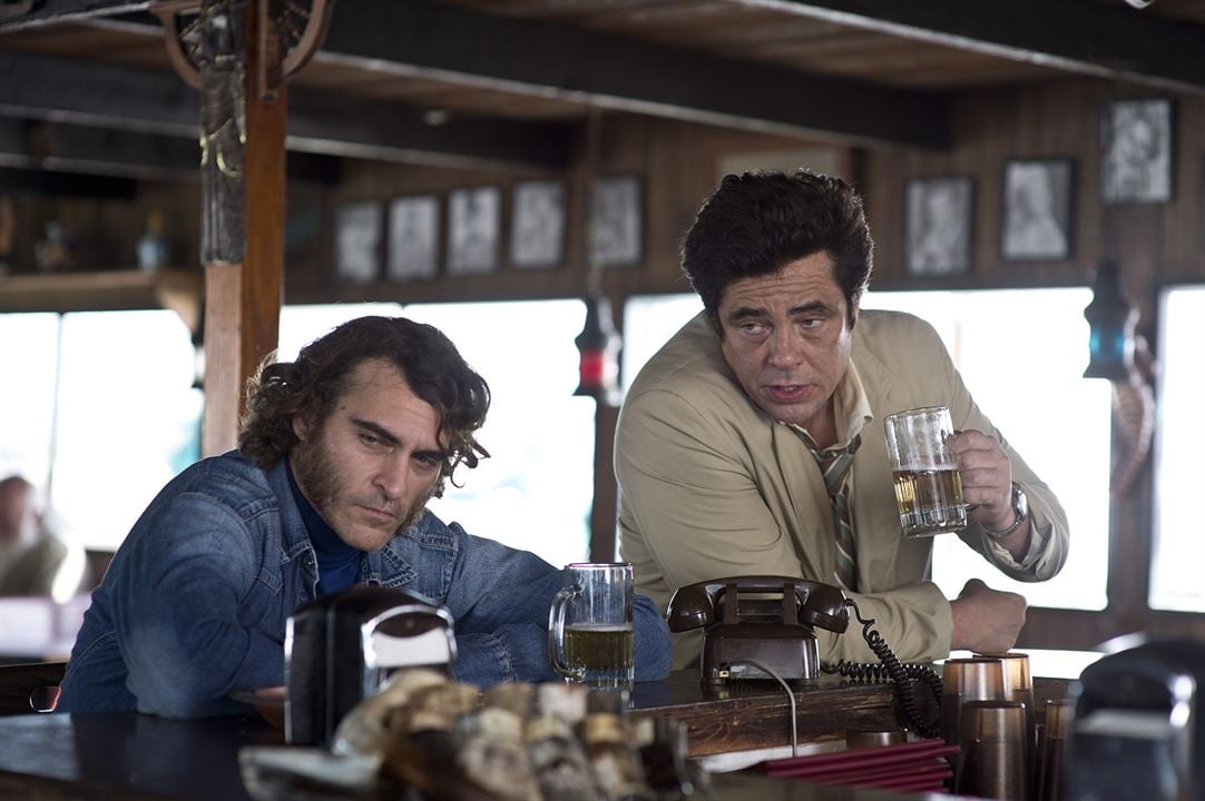 Gizli Kusur : Fotoğraf Joaquin Phoenix, Benicio Del Toro