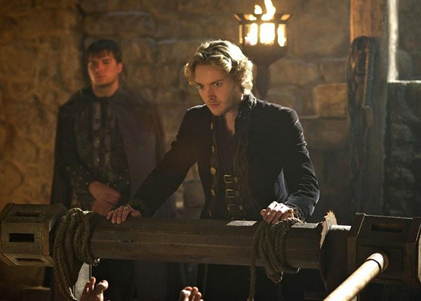 Reign : Fotoğraf Toby Regbo