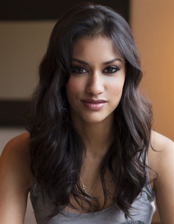 Fotoğraf Janina Gavankar