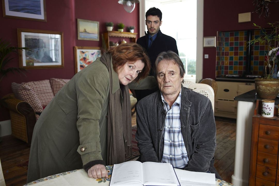 Vera : Fotoğraf Brenda Blethyn, David Leon, Murray Head