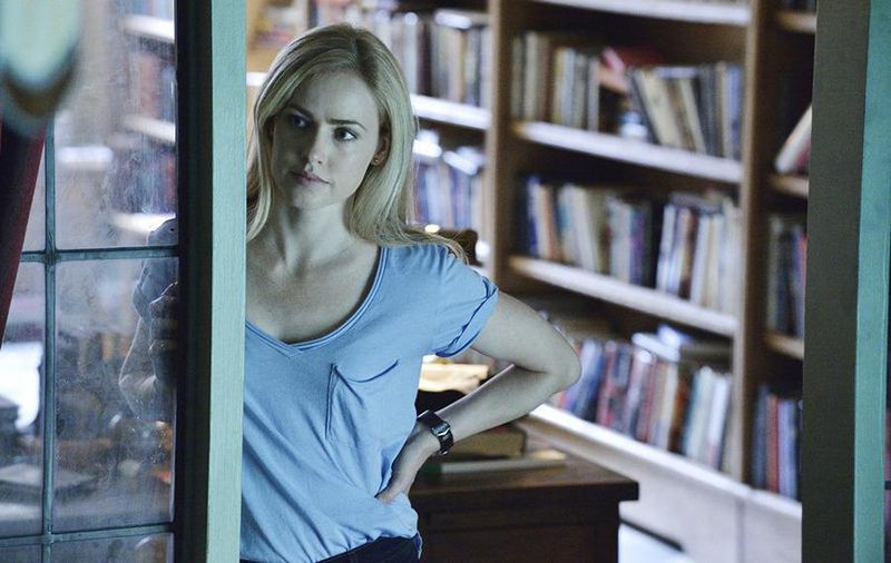 12 Monkeys : Fotoğraf Amanda Schull