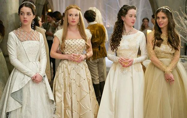 Reign : Fotoğraf Adelaide Kane, Anna Popplewell, Caitlin Stasey