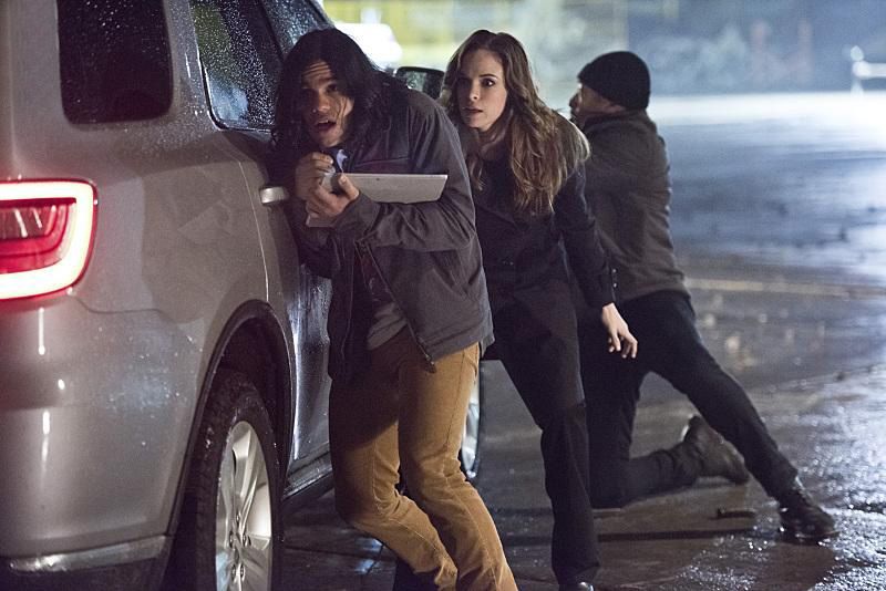 The Flash (2014) : Fotoğraf Danielle Panabaker, Carlos Valdes