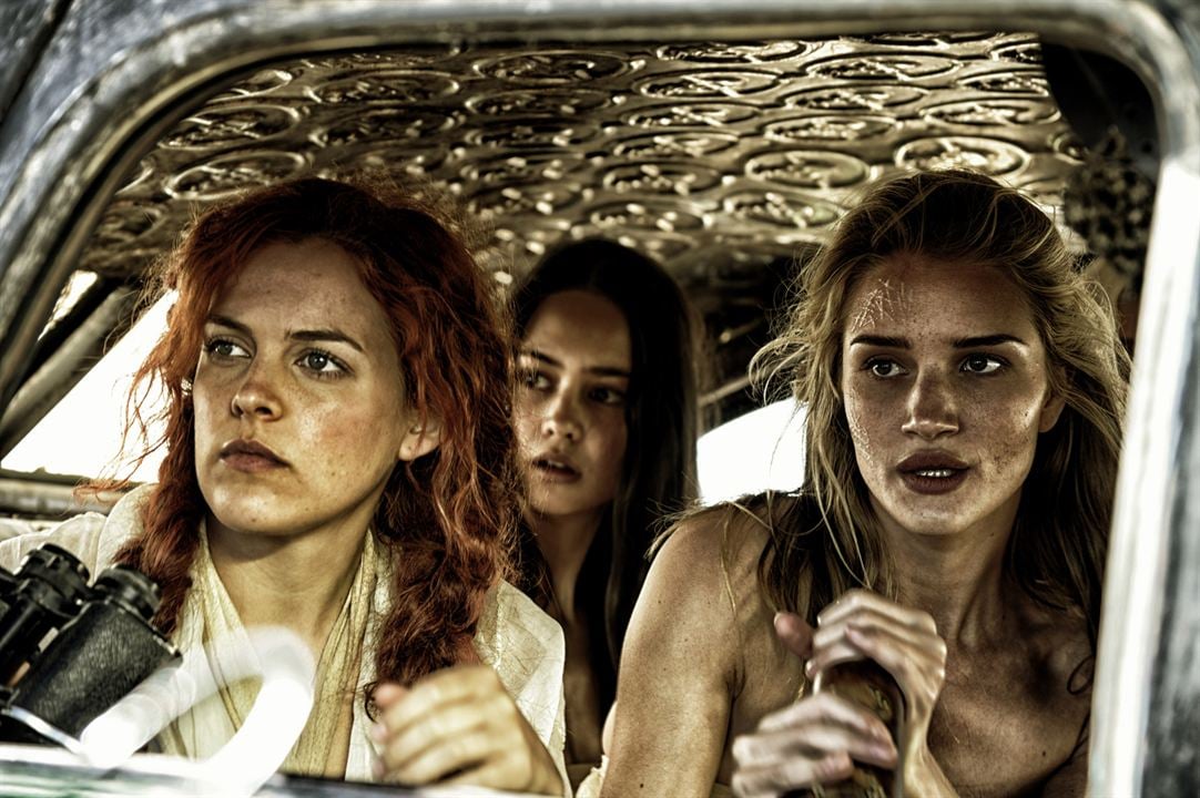 Mad Max: Fury Road : Fotoğraf Riley Keough, Rosie Huntington-Whiteley, Courtney Eaton