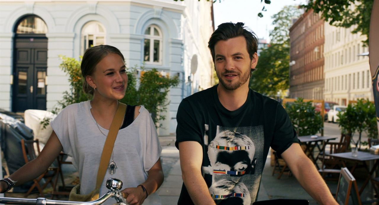 Fotoğraf Frederikke Dahl Hansen, Gethin Anthony