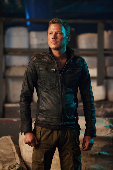 Dominion : Fotoğraf Christopher Egan