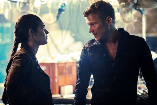 Dominion : Fotoğraf Kim Engelbrecht, Christopher Egan