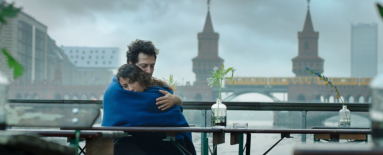 8 Saniye : Fotoğraf Esra İnal, Fahri Yardım