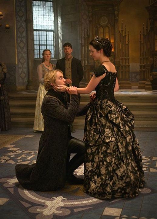 Fotoğraf Toby Regbo, Adelaide Kane