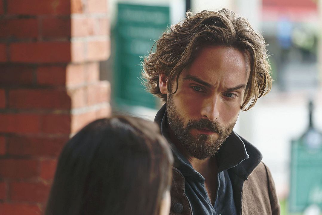 Fotoğraf Tom Mison
