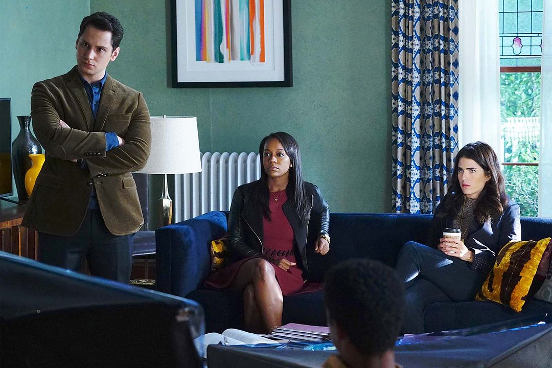 Fotoğraf Karla Souza, Matt McGorry, Aja Naomi King