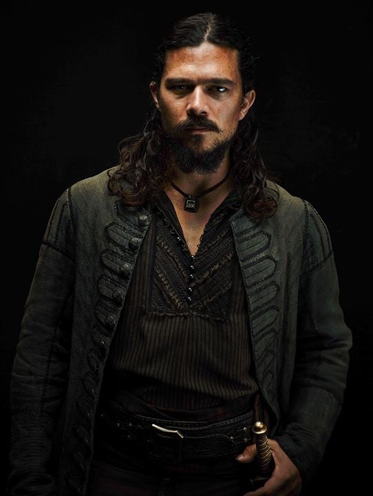 Fotoğraf Luke Arnold