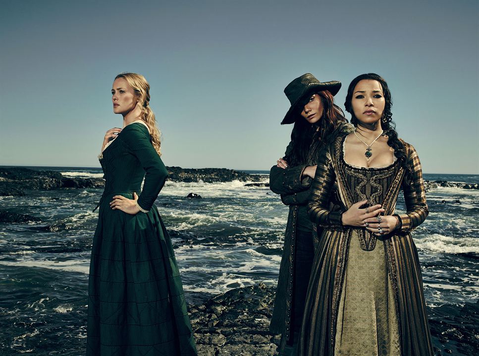 Fotoğraf Jessica Parker Kennedy, Clara Paget, Hannah New