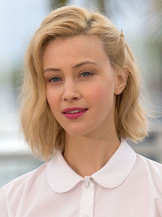 Afiş Sarah Gadon