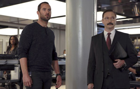 Fotoğraf Sullivan Stapleton, John Hodgman