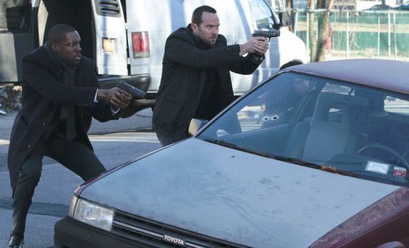 Blindspot : Fotoğraf Rob Brown, Sullivan Stapleton