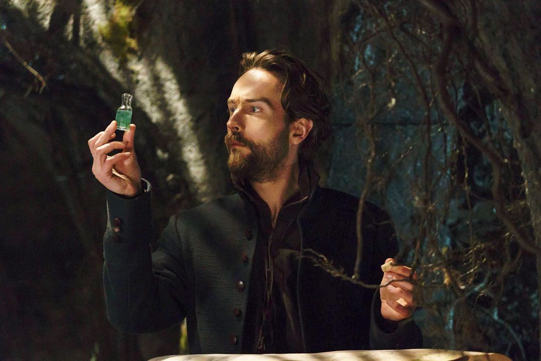 Fotoğraf Tom Mison