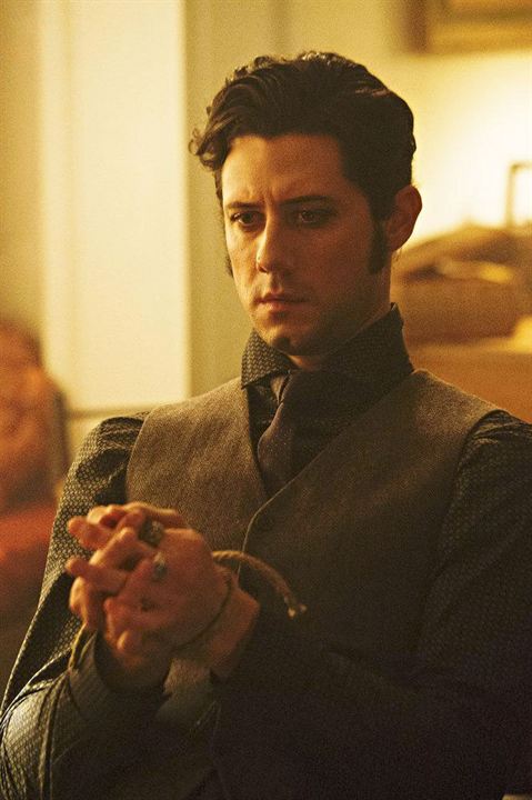 Fotoğraf Hale Appleman